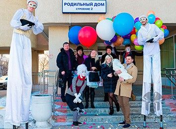 Выписка из роддома зимой