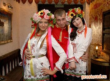 Украинские мотивы на вечеринке, Массовый запуск небесных фонариков, Оригинальный текст приглашения, План рассадки гостей